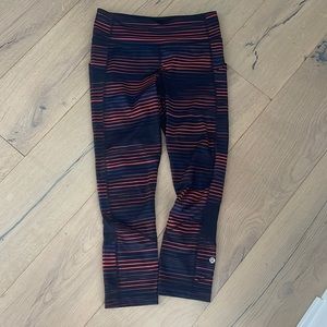 Lululemon crop leggings. Size 4. Like new. Worn a handful of times.